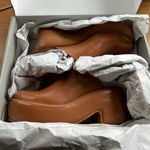 Everlane Puffa Clog